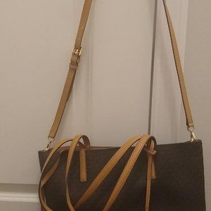 NWOT Michael Kors Jet Set Travel Large Tote Wallet